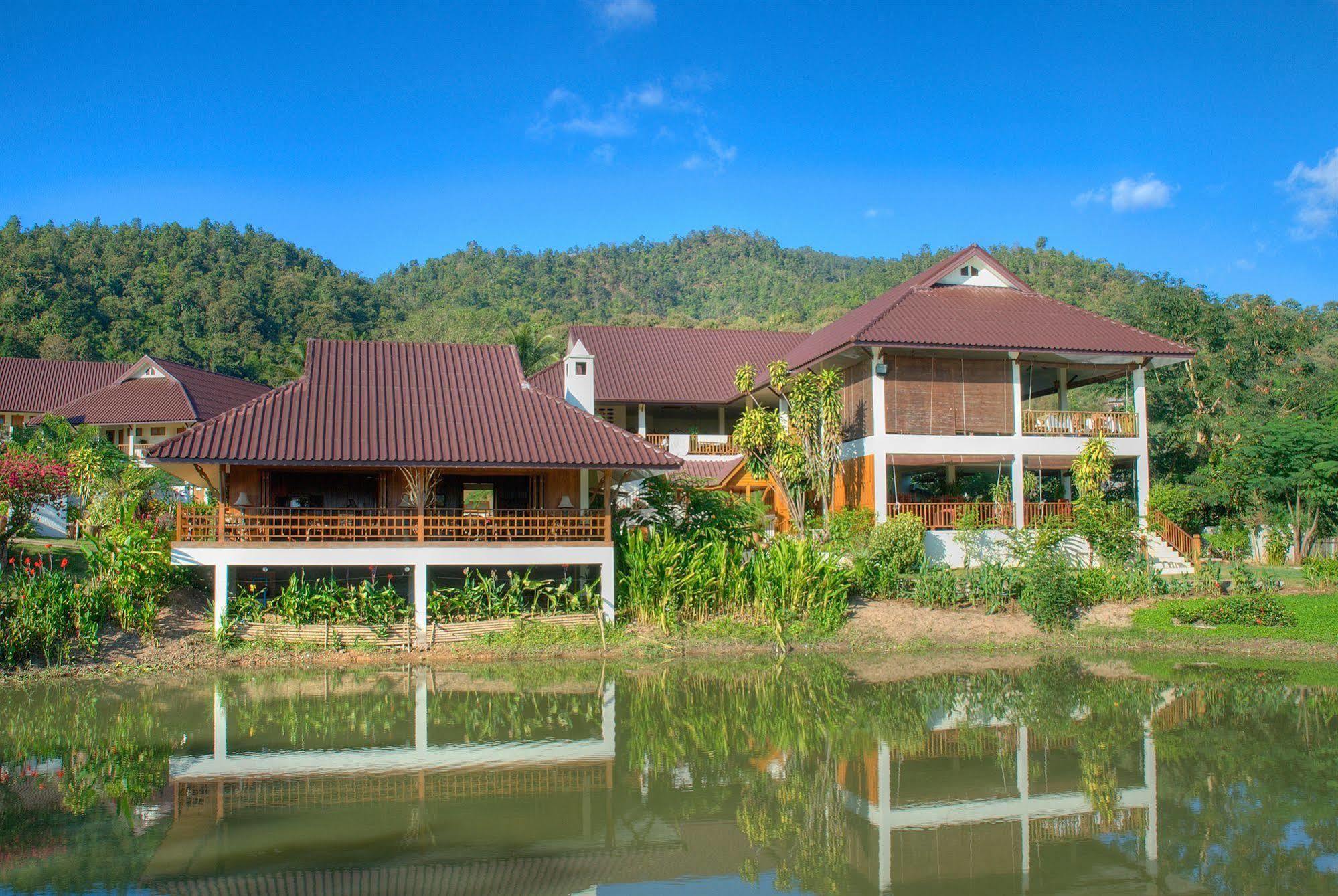 Maekok River Village Resort Mae Ai Exterior photo