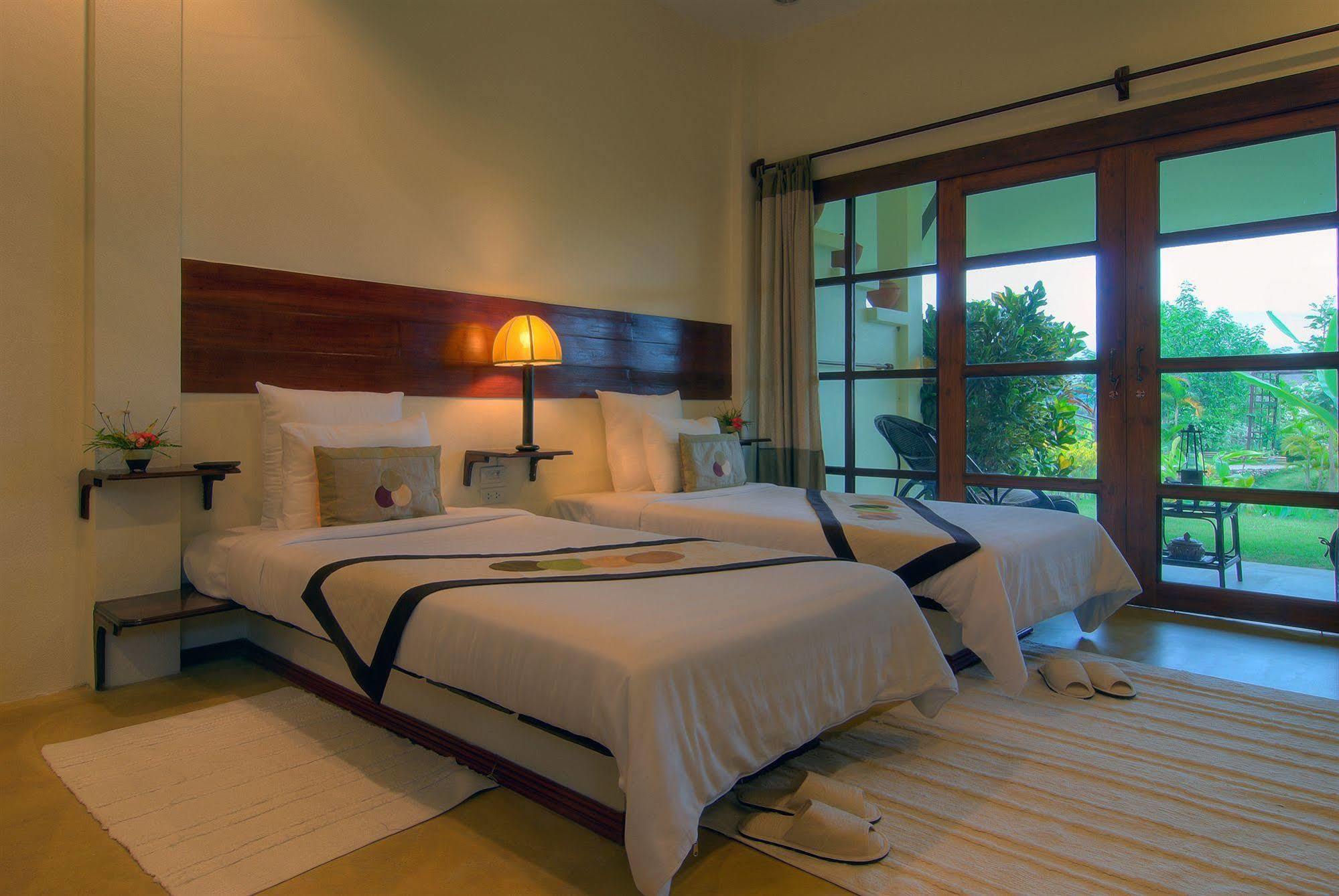 Maekok River Village Resort Mae Ai Exterior photo